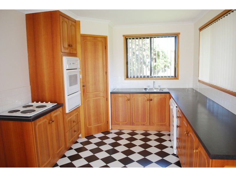 16 Charles Eaton Court, Huntingfield TAS 7055