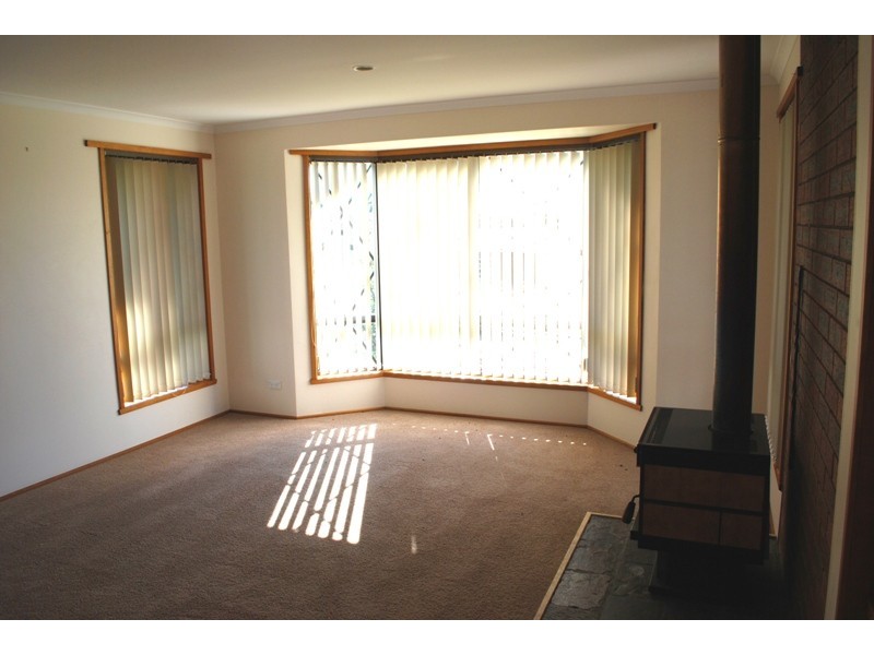 16 Charles Eaton Court, Huntingfield TAS 7055