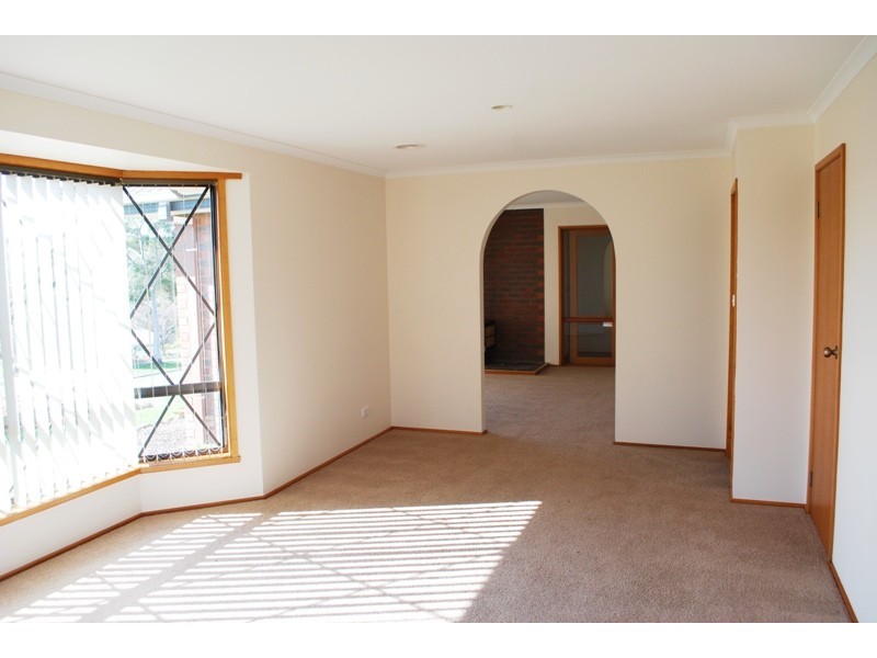 16 Charles Eaton Court, Huntingfield TAS 7055