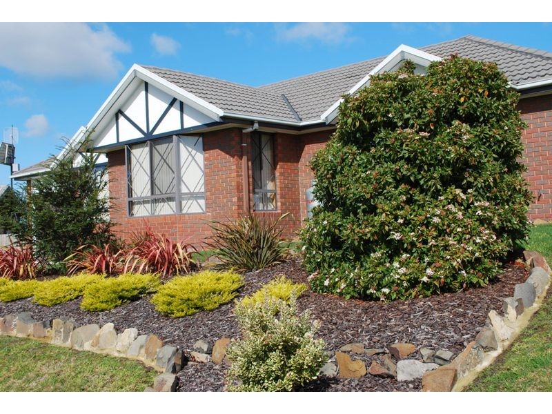 16 Charles Eaton Court, Huntingfield TAS 7055