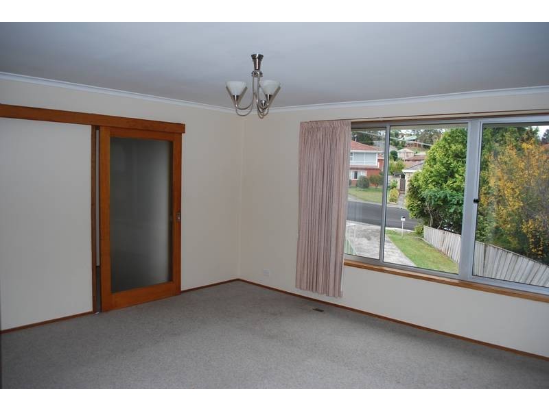 2 Baldwin Place, Lenah Valley TAS 7008