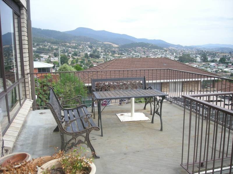 77 Ashborne Grove, West Moonah TAS 7009