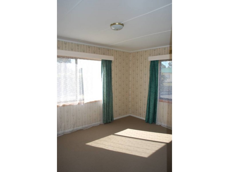 27 Curlew Parade, Claremont TAS 7011