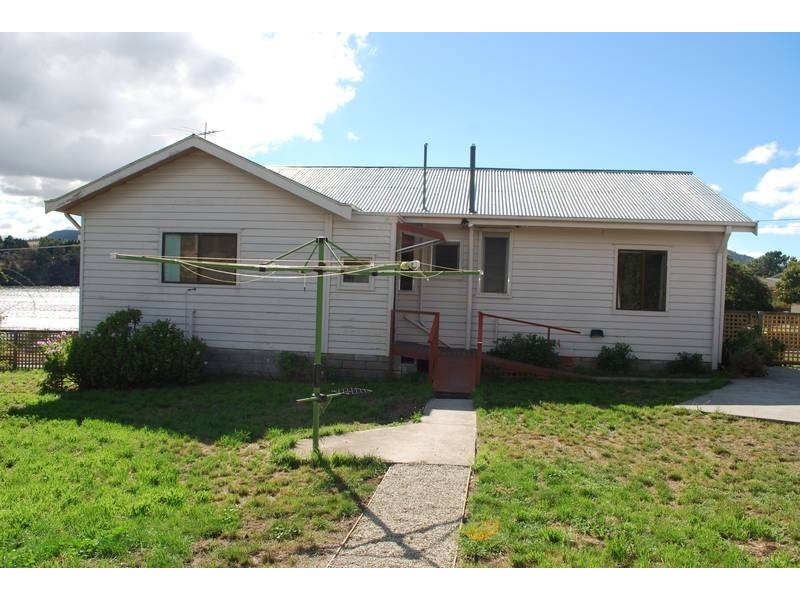 27 Curlew Parade, Claremont TAS 7011