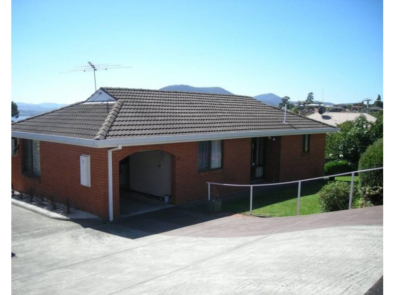 2/24 Caversham Road, West Moonah TAS 7009