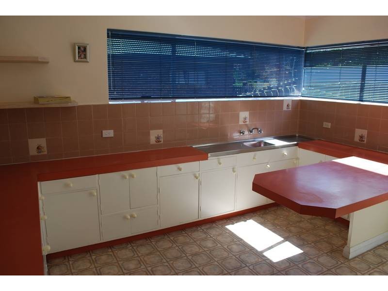 10 Tianna Road, Lindisfarne TAS 7015