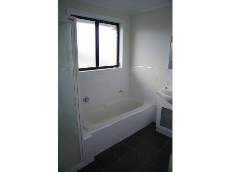 2/10 Lucas Place, Brighton TAS 7030