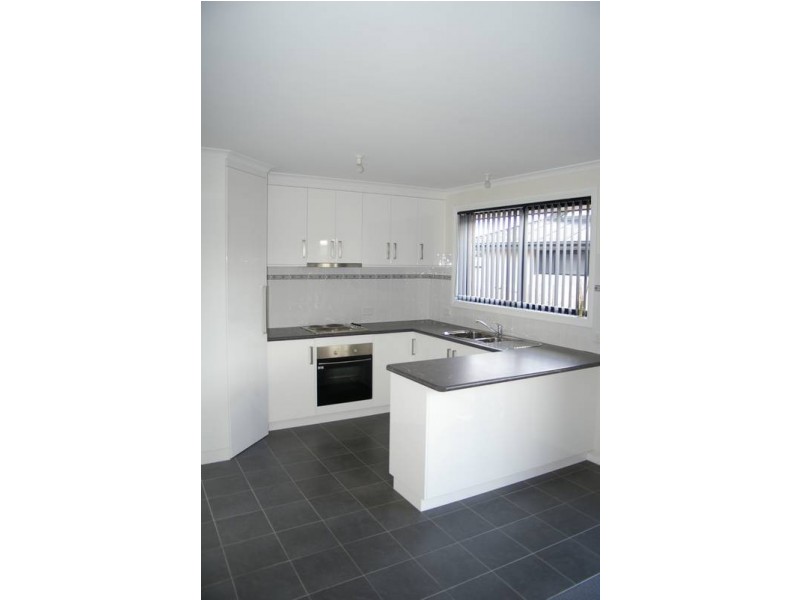 2/10 Lucas Place, Brighton TAS 7030