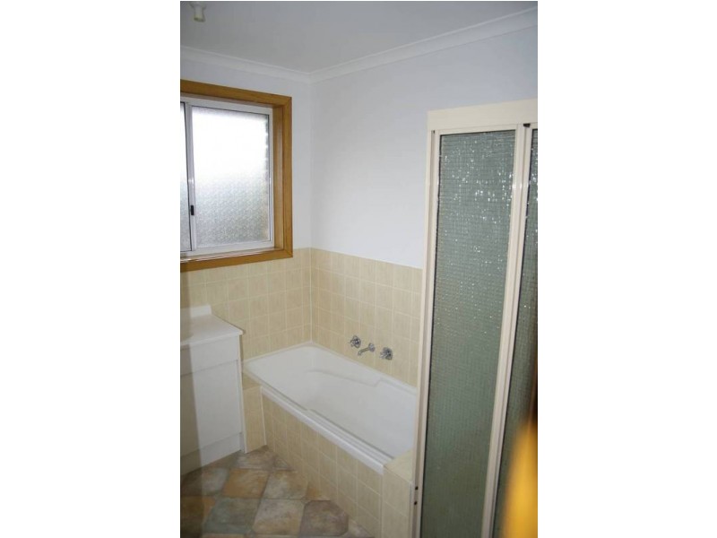 2/27 Cuthbertson Place, Lenah Valley TAS 7008