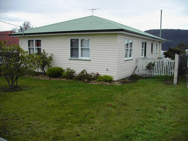 11 Keynsham Rd, Claremont TAS 7011