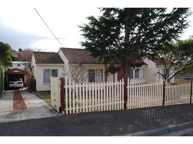 4 Hilton Road, Claremont TAS 7011