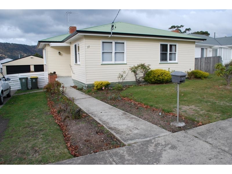 11 Keynsham Road, Claremont TAS 7011