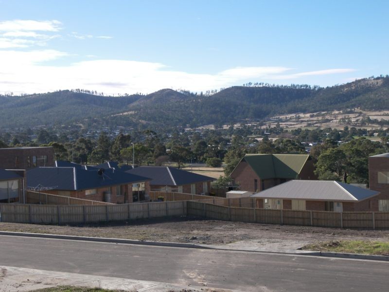 35 Emmaline Court, Rokeby TAS 7019