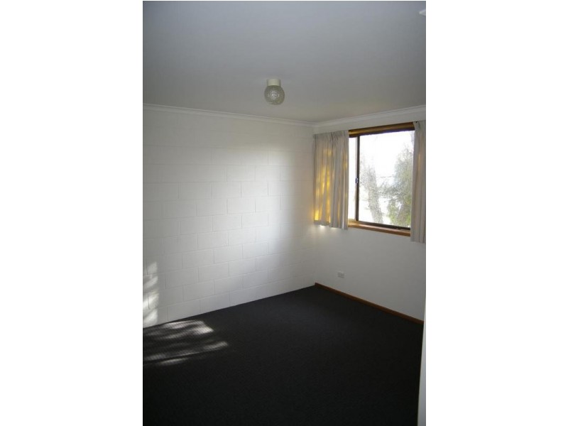 25/4 Clifford Court, Howrah TAS 7018