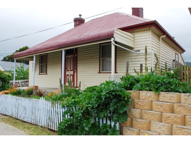 25 Pioneer Avenue, New Norfolk TAS 7140