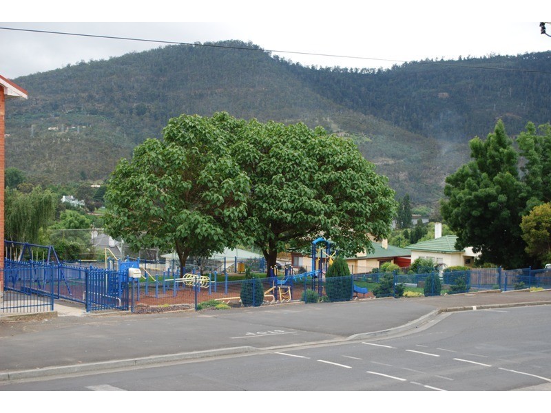 25 Pioneer Avenue, New Norfolk TAS 7140