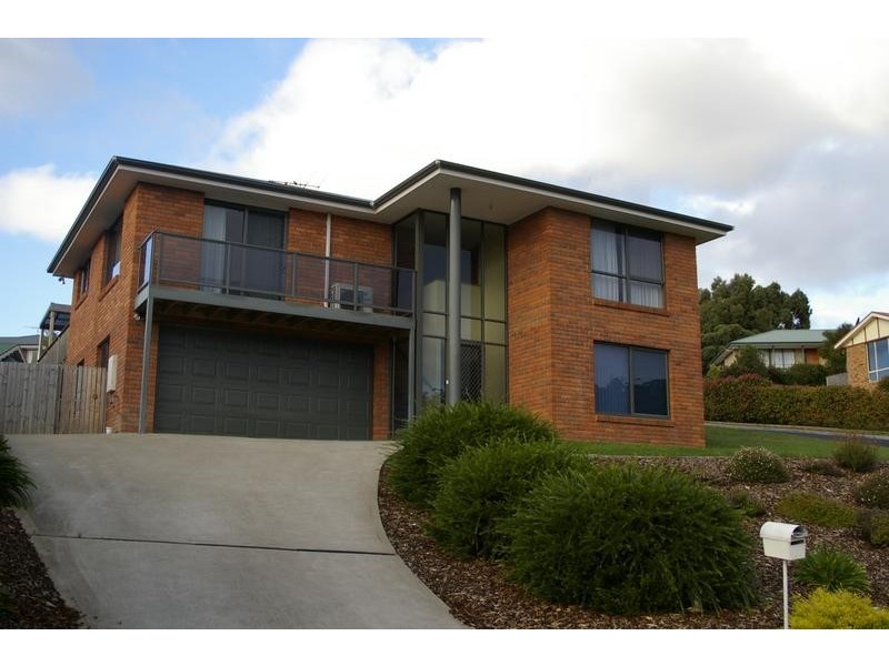 17 Fairview Drive, Kingston TAS 7050