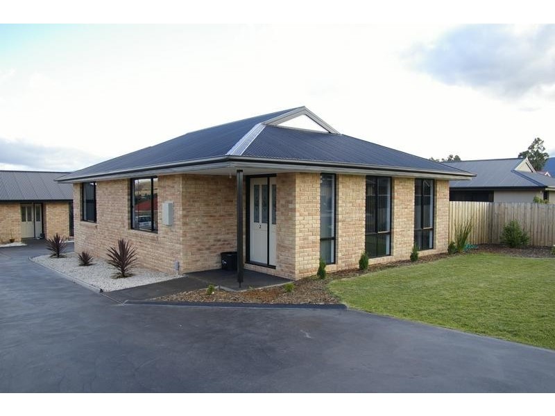 2/10 Lucas Place, Brighton TAS 7030
