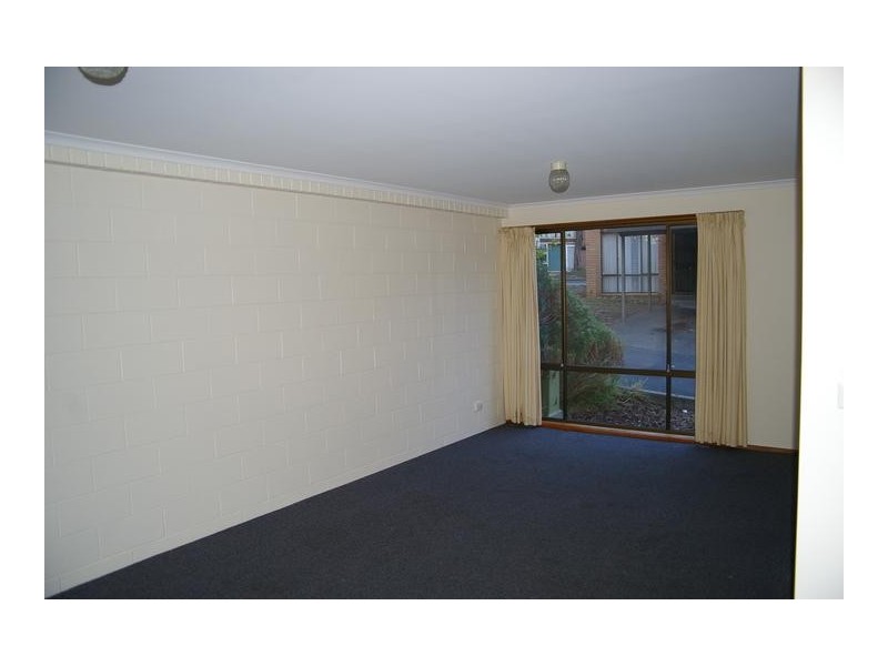 24/4 Clifford Court, Howrah TAS 7018