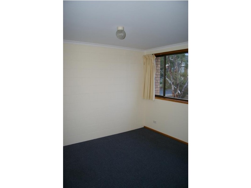 24/4 Clifford Court, Howrah TAS 7018