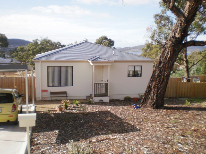 2/1 Emmaline Court, Rokeby TAS 7019