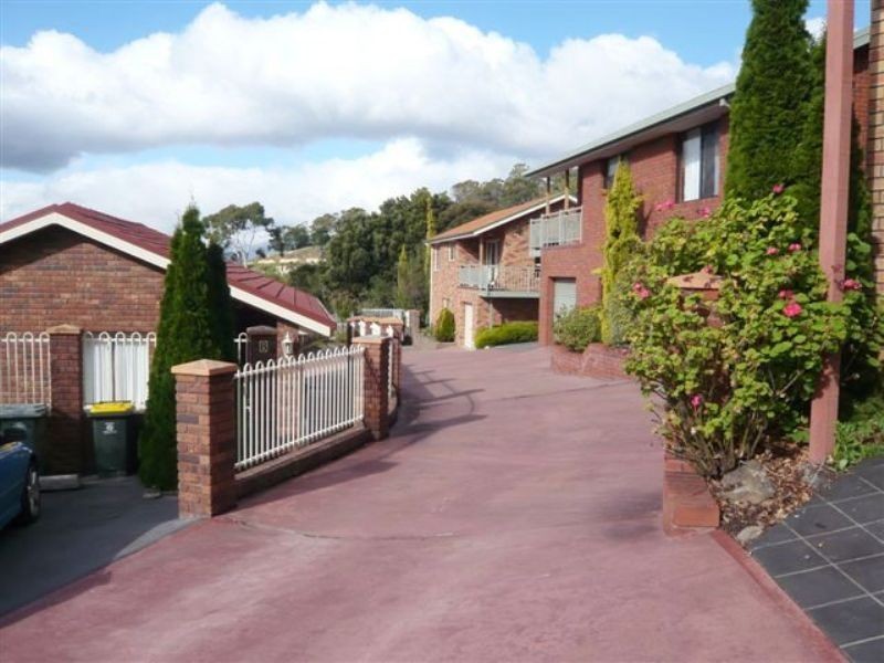 2/12 Tris Court, Berriedale TAS 7011