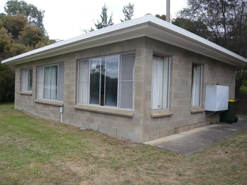 559 Shark Point Road, Penna TAS 7171