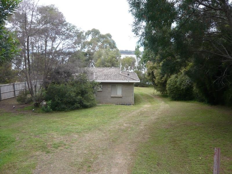 559 Shark Point Road, Penna TAS 7171