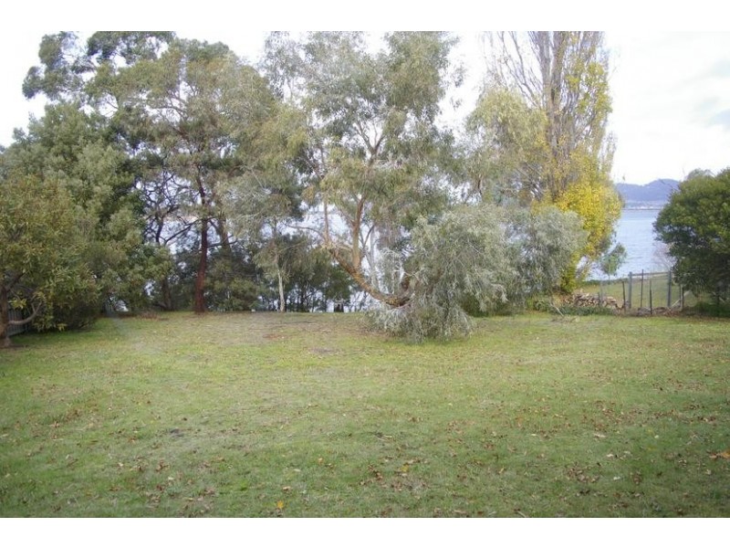 559 Shark Point Road, Penna TAS 7171