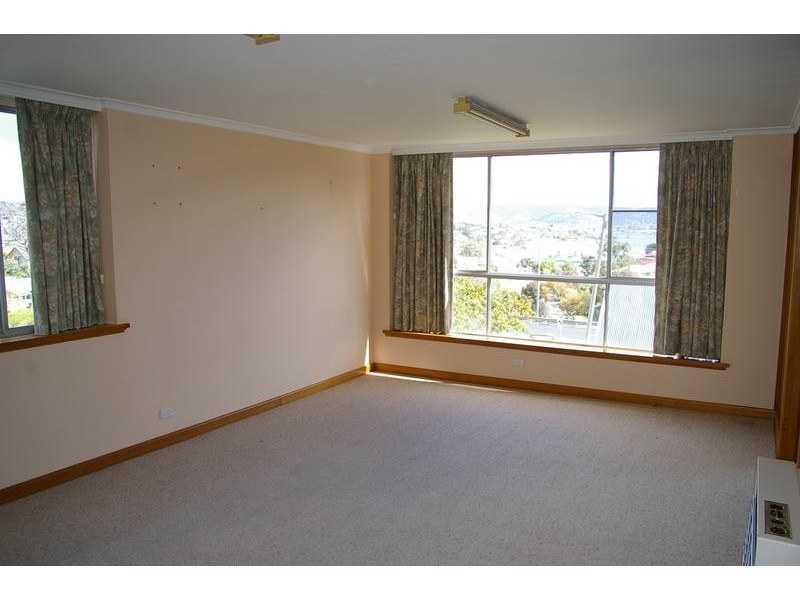 12 Corrina Road, Lindisfarne TAS 7015