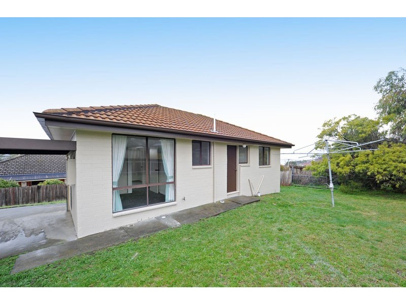 2/9 Crystal Downs Drive, Blackmans Bay TAS 7052