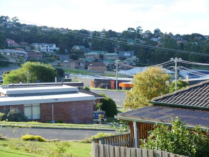 2/9 Crystal Downs Drive, Blackmans Bay TAS 7052