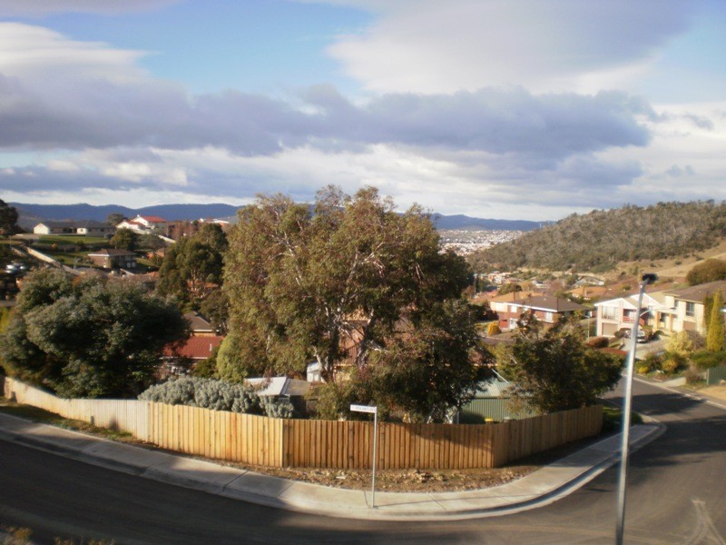 1 & 14 Redlands Drive, Rosetta TAS 7010