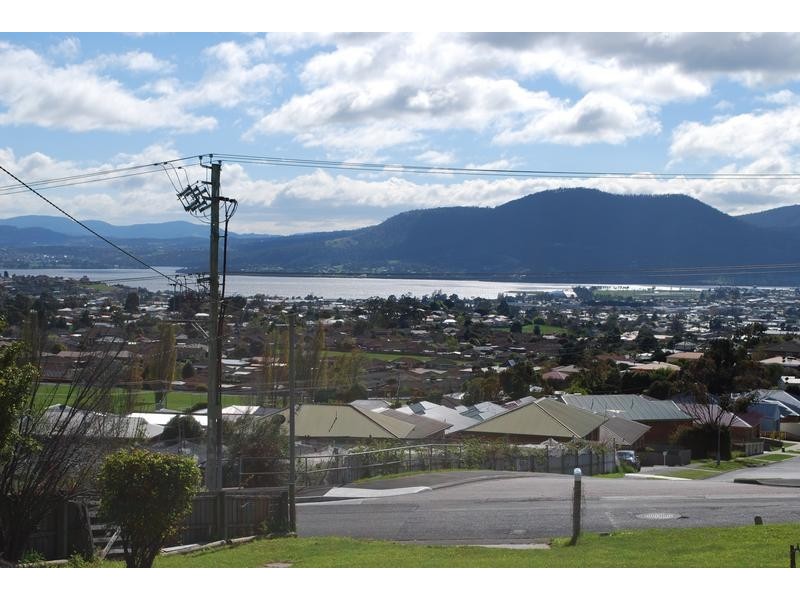 11 Merton Street, Glenorchy TAS 7010