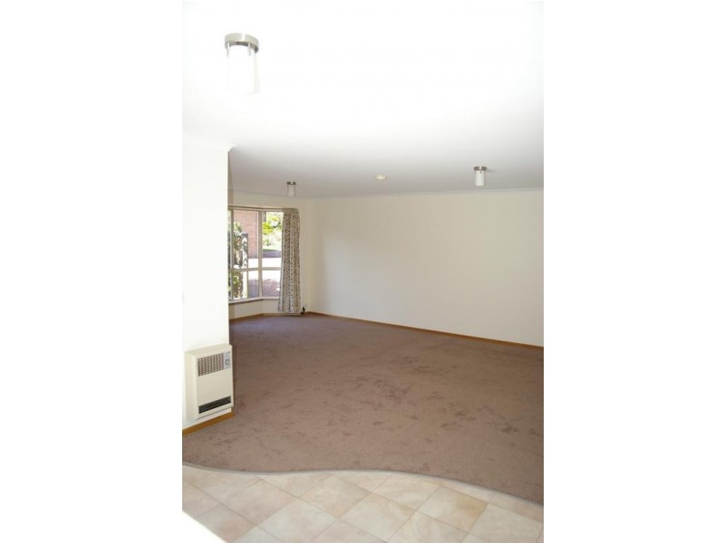 1/141 Gordons Hill Road, Lindisfarne TAS 7015