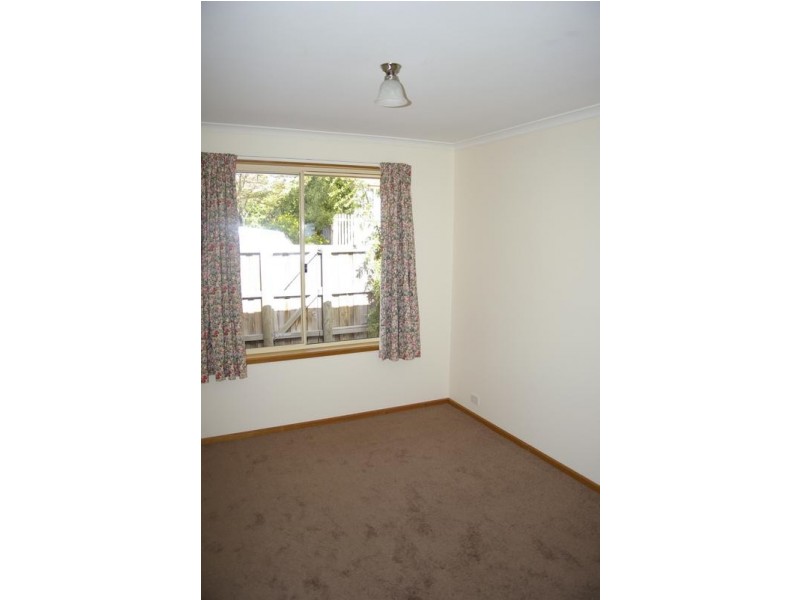 1/141 Gordons Hill Road, Lindisfarne TAS 7015