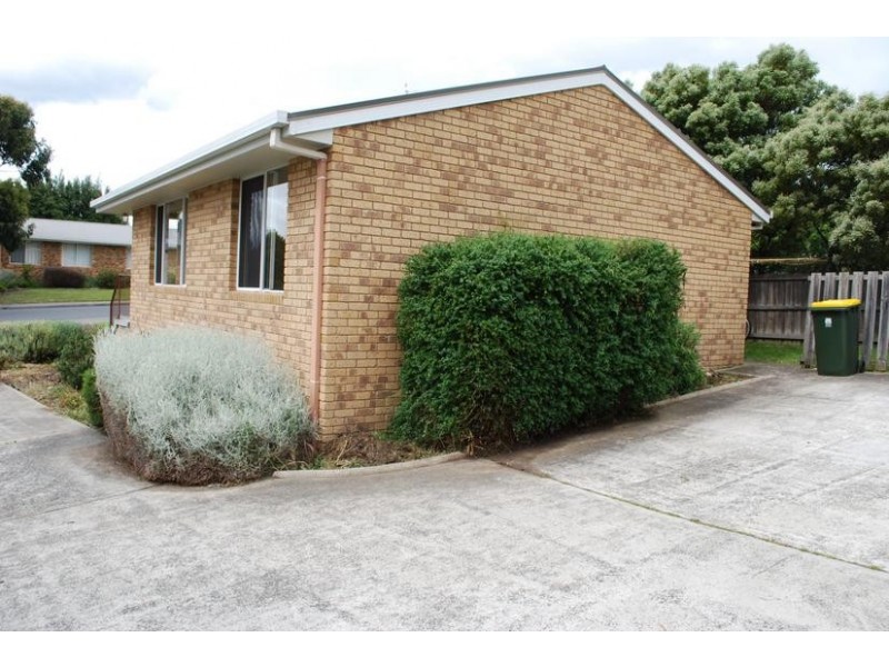 1/27 Cuthbertson Place, Lenah Valley TAS 7008