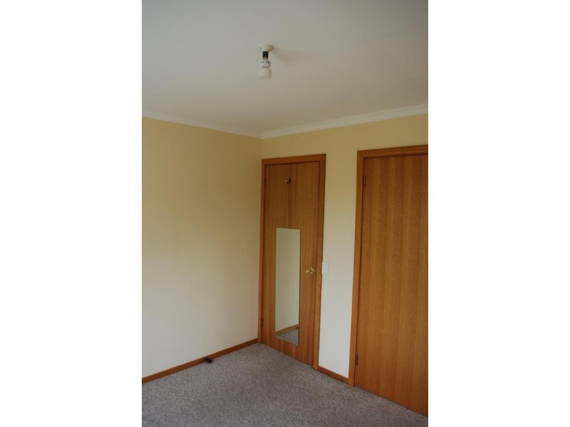 1/27 Cuthbertson Place, Lenah Valley TAS 7008