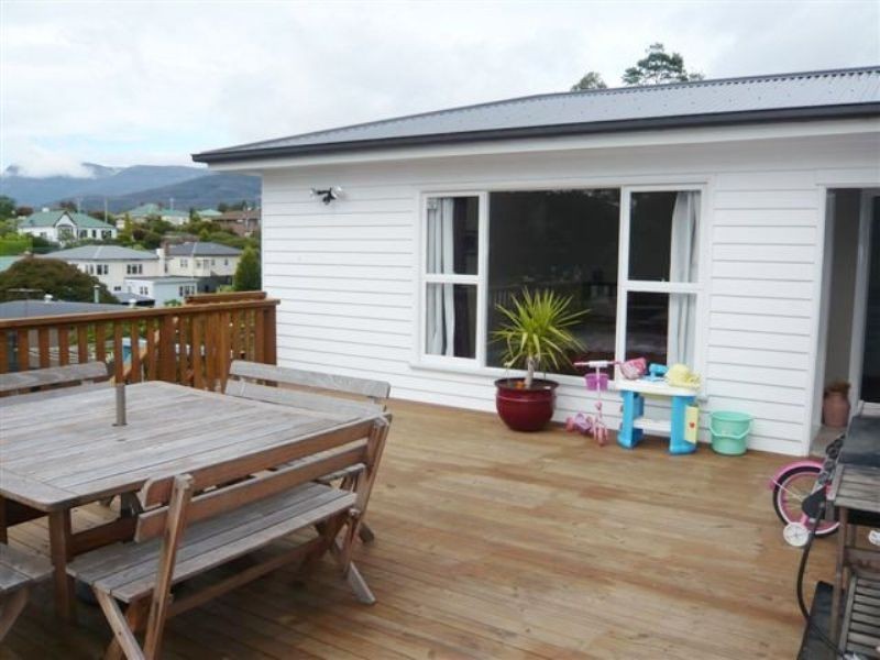 1 Hilton Road, Claremont TAS 7011