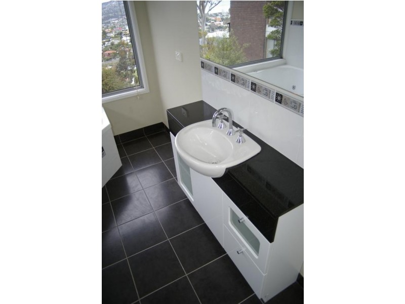 3/18 Chadwick Court, West Hobart TAS 7000