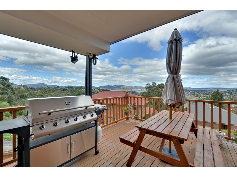 30 Firth Road, Lenah Valley TAS 7008