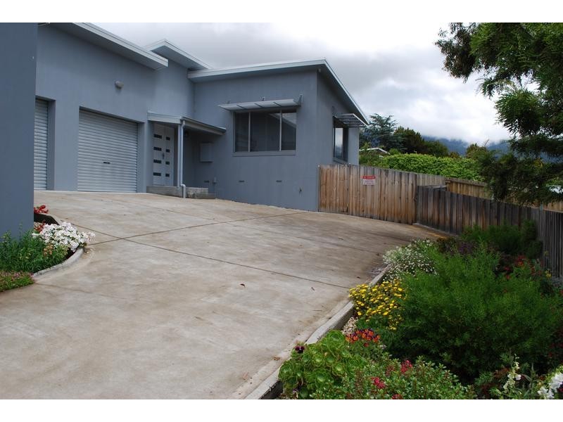 2/2A Bosco Drive, Glenorchy TAS 7010