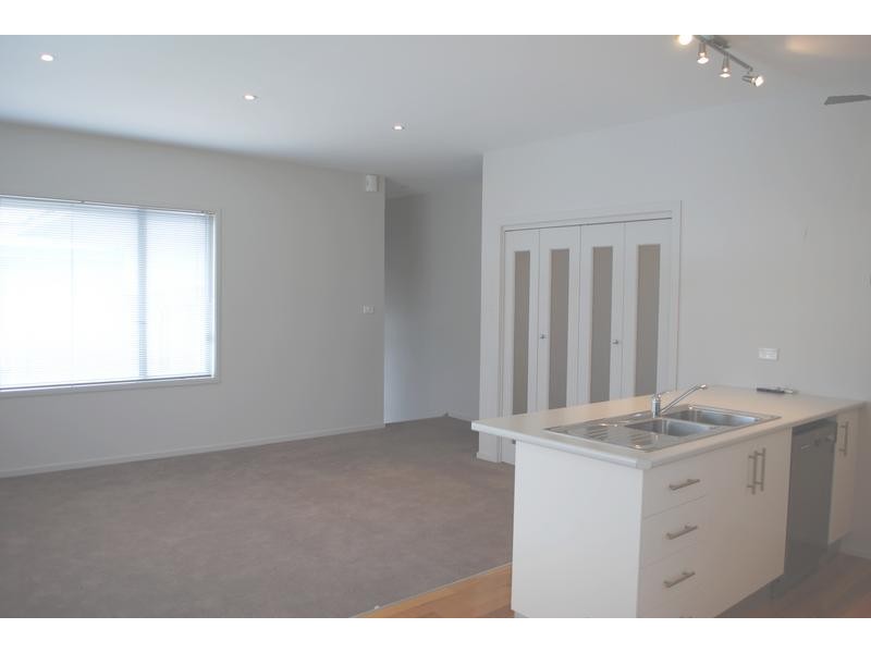 2/2A Bosco Drive, Glenorchy TAS 7010