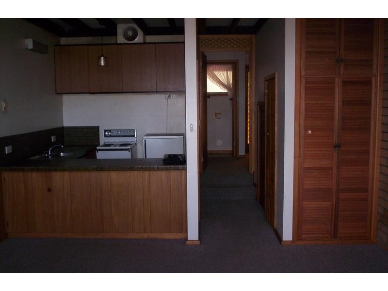 4/14a Lowelly Road, Lindisfarne TAS 7015