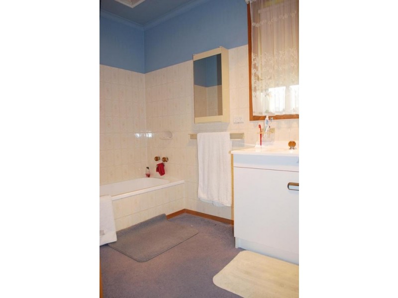 2/24 Cavesham Road, West Moonah TAS 7009