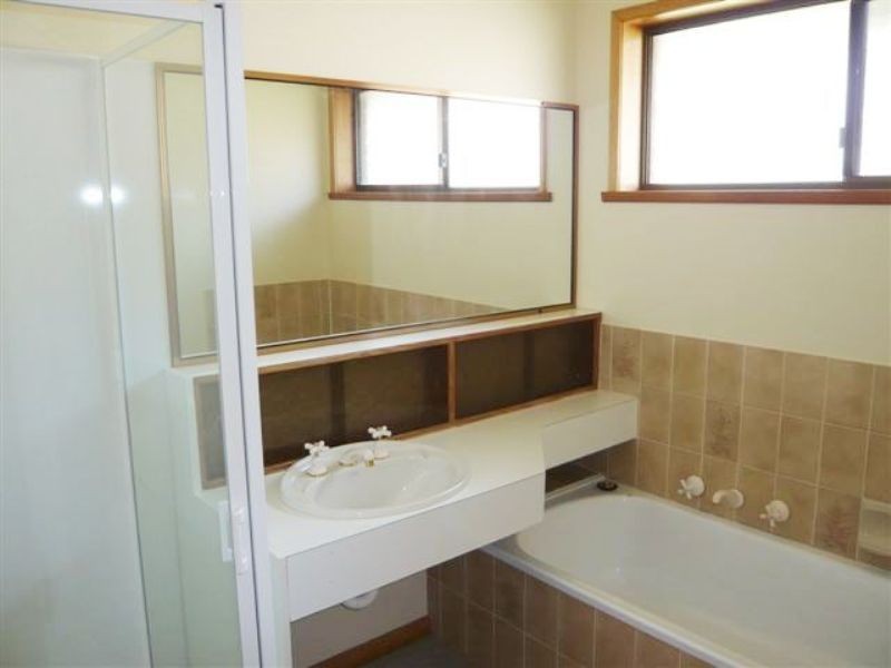 2/126 Marys Hope Road, Rosetta TAS 7010