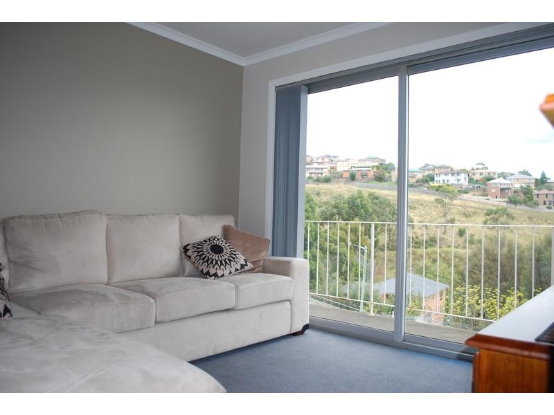1/54 Pottery Road, Lenah Valley TAS 7008