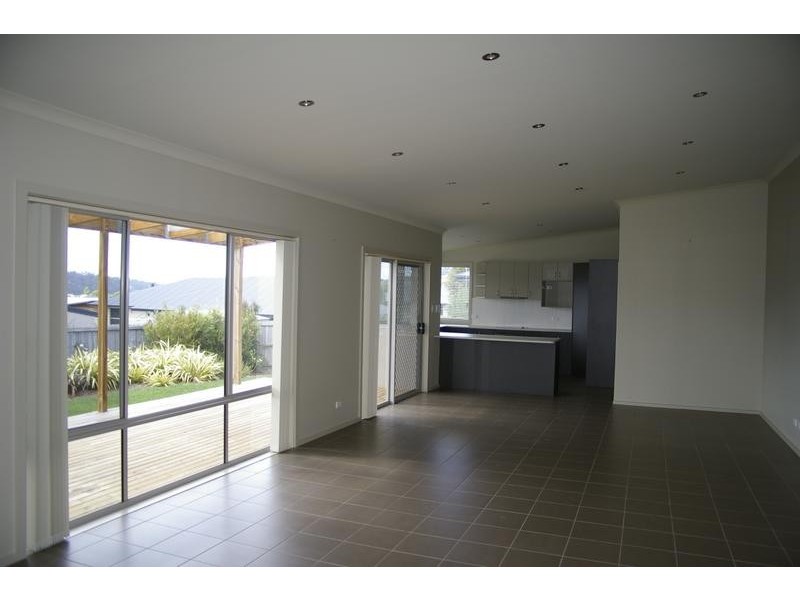 1 Corlacus Drive, Kingston TAS 7050