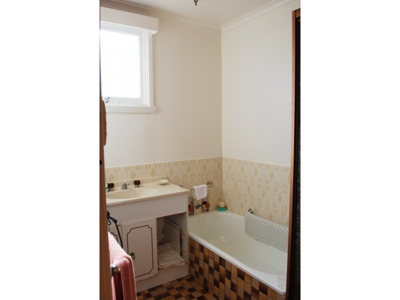 2 Gilba Street, Mornington TAS 7018