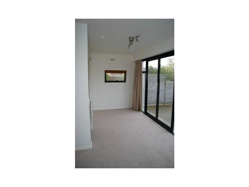 7/3 Norfolk Crescent, Sandy Bay TAS 7005